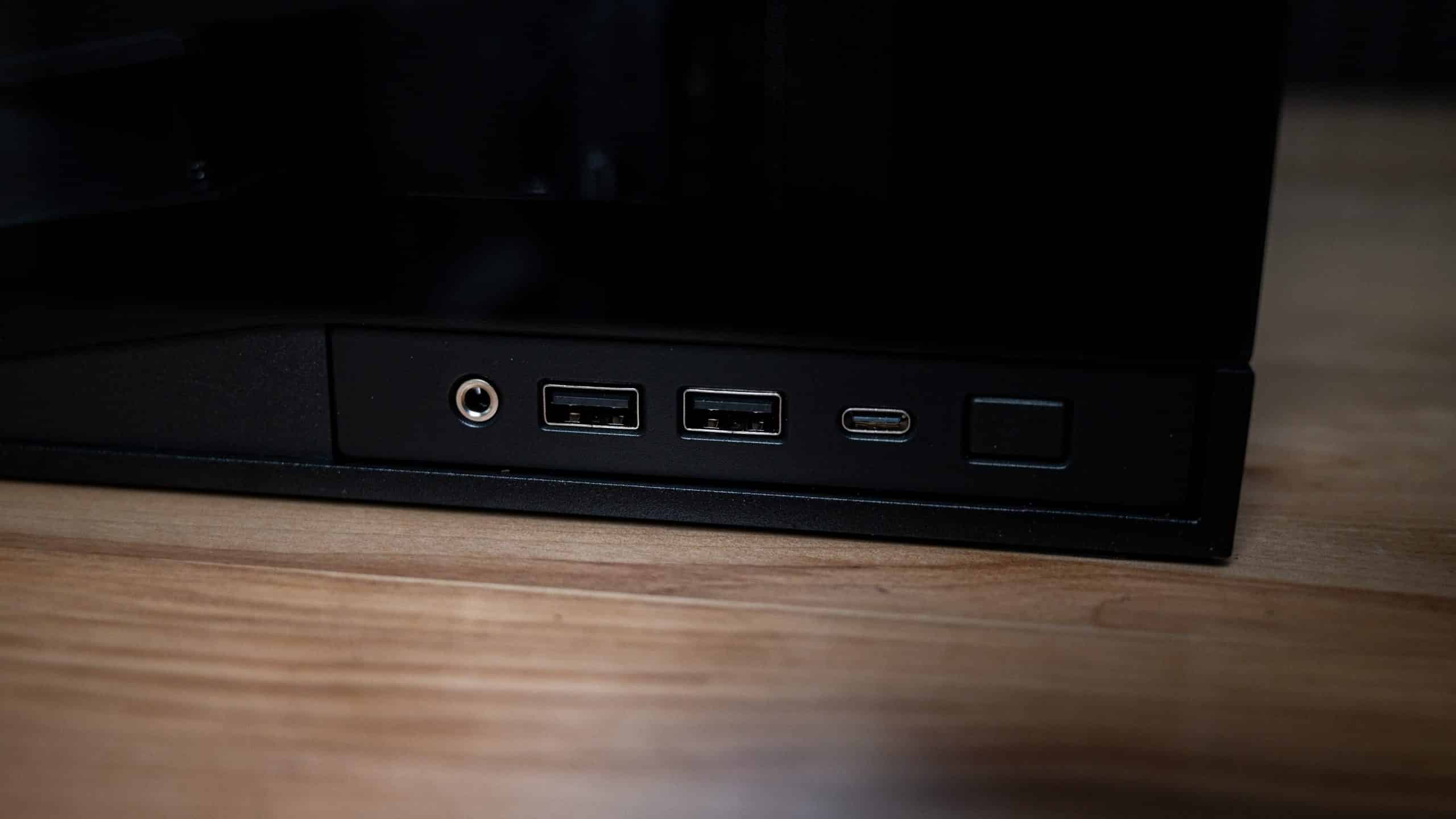 Hornet RTX 5070 Ti Gaming PC